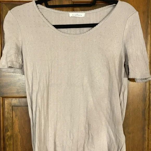 Neuflora Mallory top in dusty purple - Picture 2 of 4